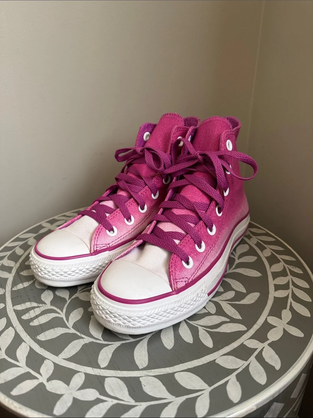 Converse Chuck Taylor High Top Sneakers - Pink Ombre Youth Sz 4